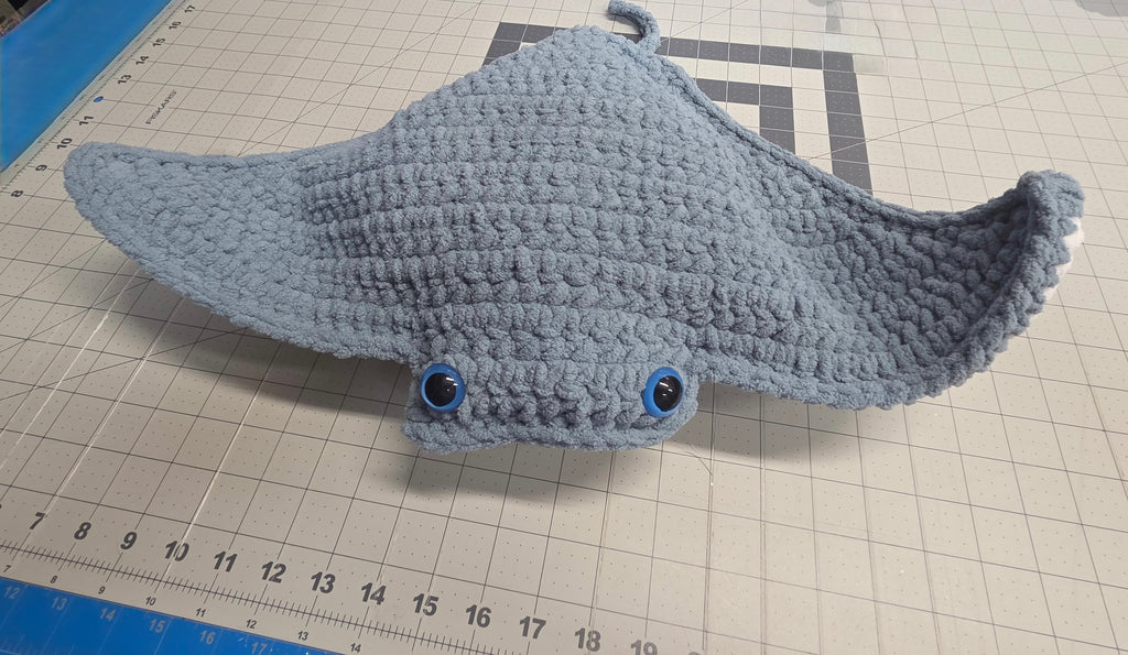 Hand crochet manta ray & fish